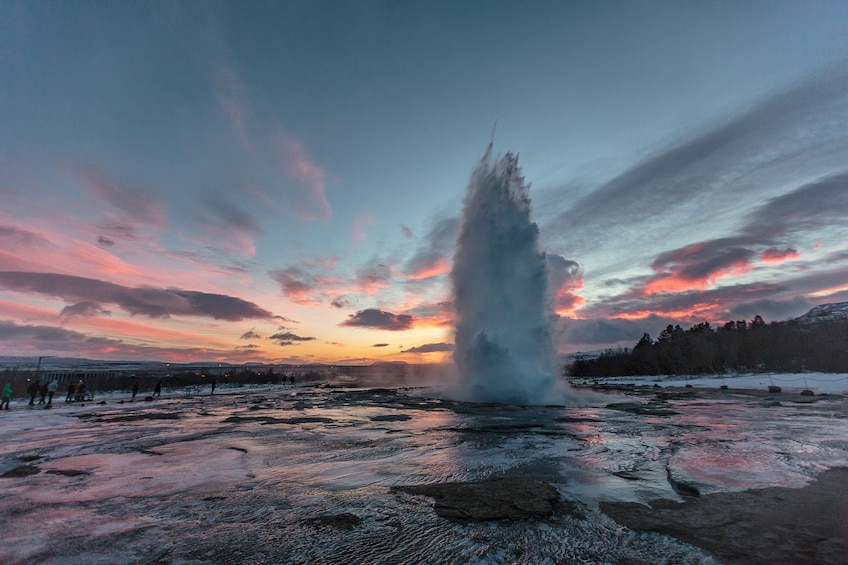 6-Day Small-Group Around Iceland Grand Tour