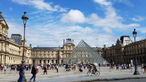 Visita guiada privada al Museo del Louvre con acceso reservado