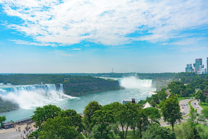 Niagara Falls Tour from Toronto with Boat Ride