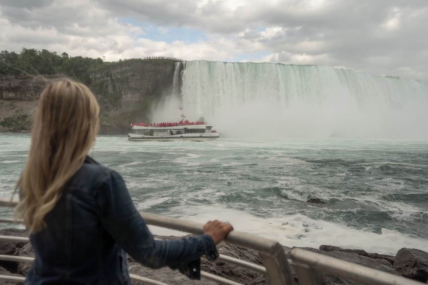 Niagara Falls Tour from Toronto with Boat Ride