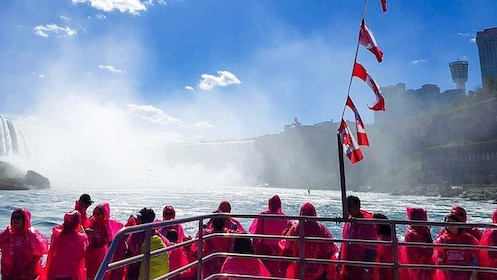 Niagara Falls Tour from Toronto with Boat Ride