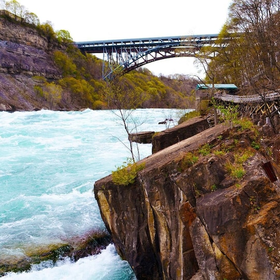 Niagara Falls Day Tour from Toronto with Buffet Lunch