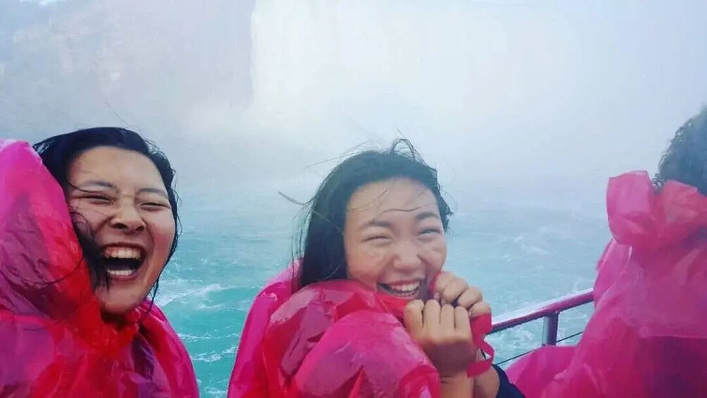 Niagara Falls Day Tour from Toronto with Buffet Lunch & Boat