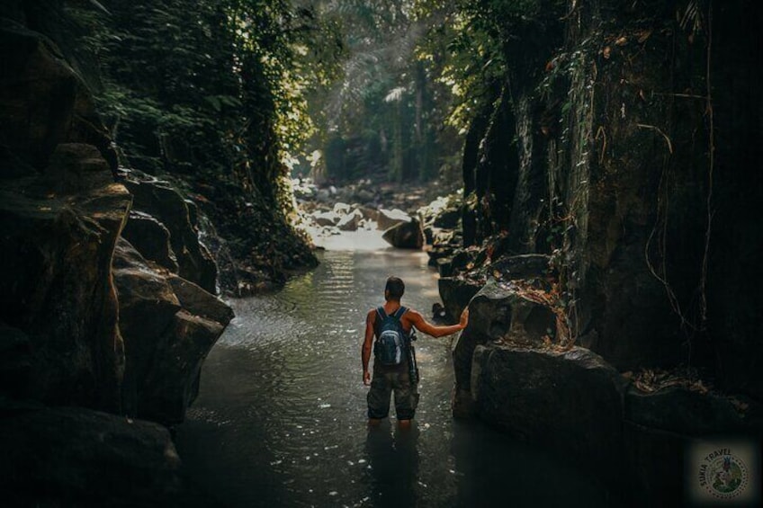 Jungle Hike with Canyoning and Rappelling in Drake Bay