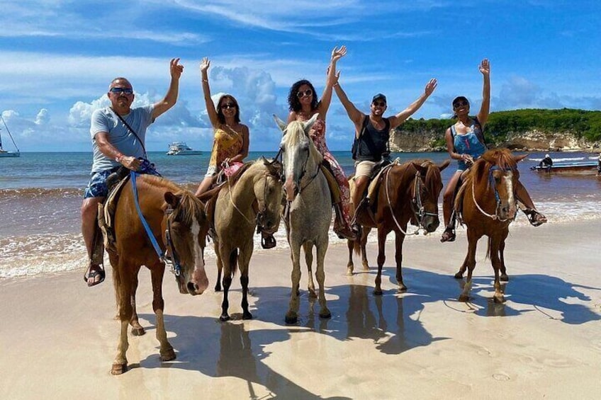 Round Mountain and Esmeralda Beach Tour From Punta Cana