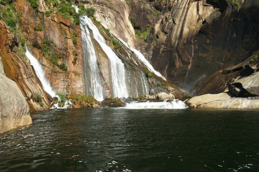 ÉZARO waterfall