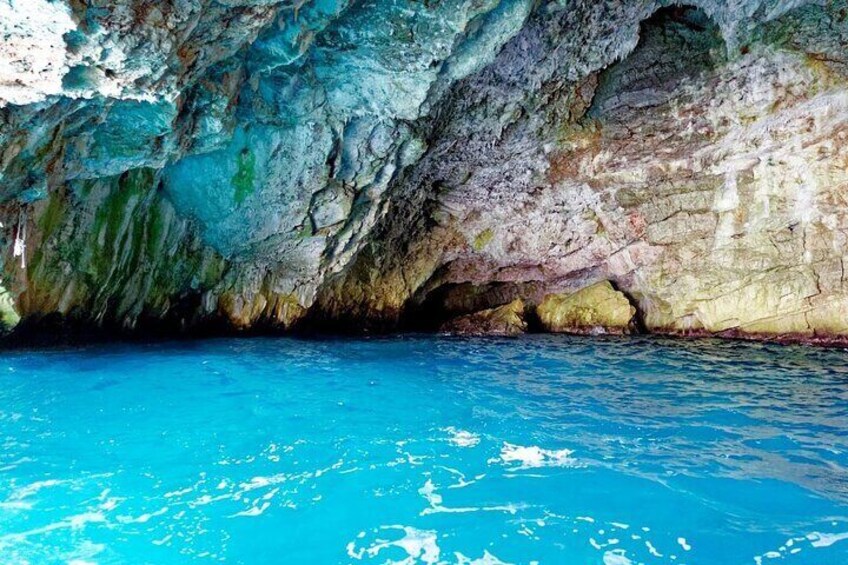 Half-Day Tour in Blue Hole Negril with Transportation