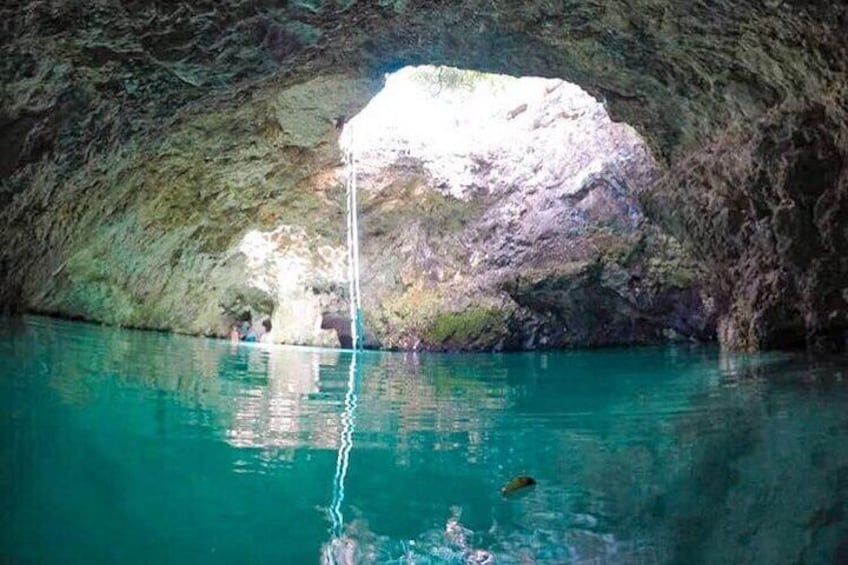 Half-Day Tour in Blue Hole Negril with Transportation