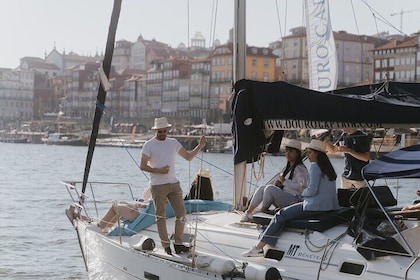 Porto: crociera privata sul fiume Douro per un massimo di 8 persone (opzion...