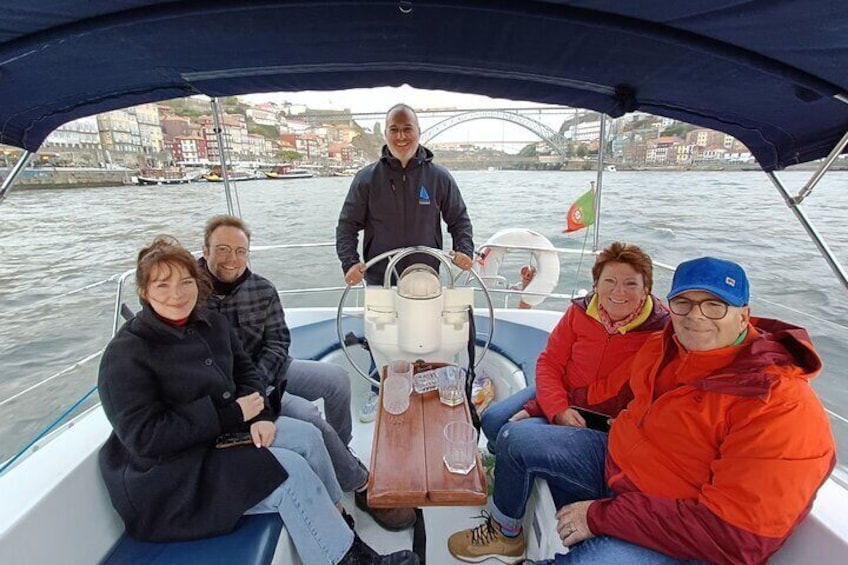 Porto: Cruise on a charming sailboat (private option up to 8p)