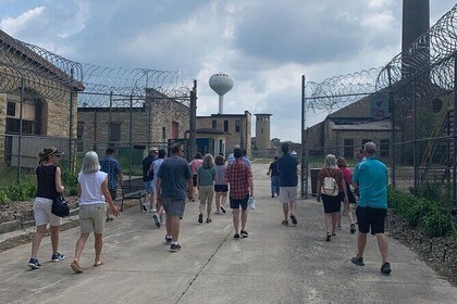 Tour a Chicago Prison from Movies and TV