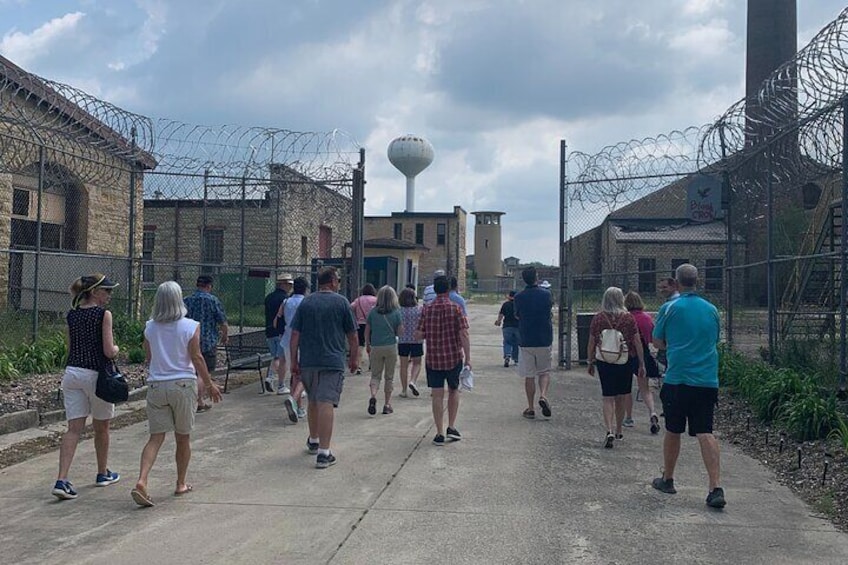 Tour a Chicago Prison from Movies and TV