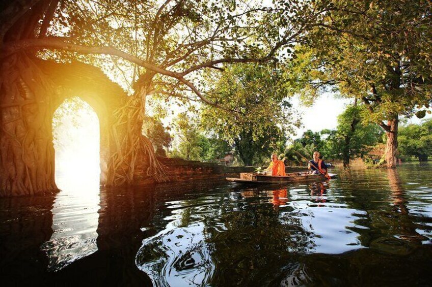 Ayutthaya Sunset Boat & UNESCO Temples & Palace: Multi-lang Tour from Bangkok