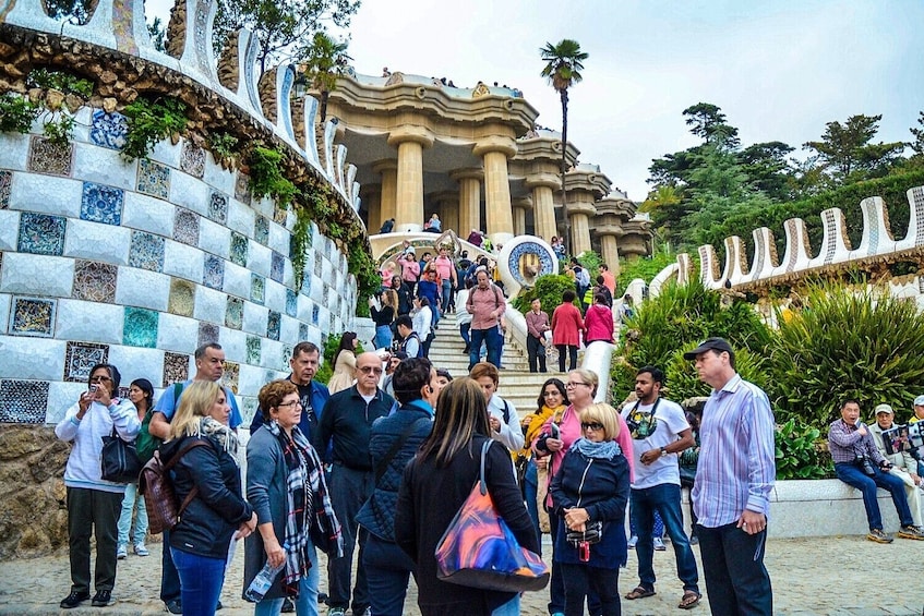 Fast Track: Park Güell & Sagrada Familia Tour with Towers
