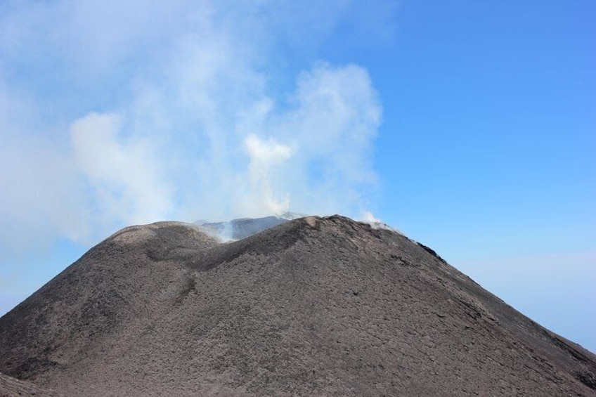 Etna Excursions Summit Craters (3323m) with Volcanological Guides - guidetna.it