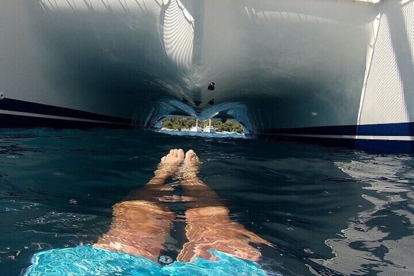Day trip on a sailing catamaran in Sardinia test
