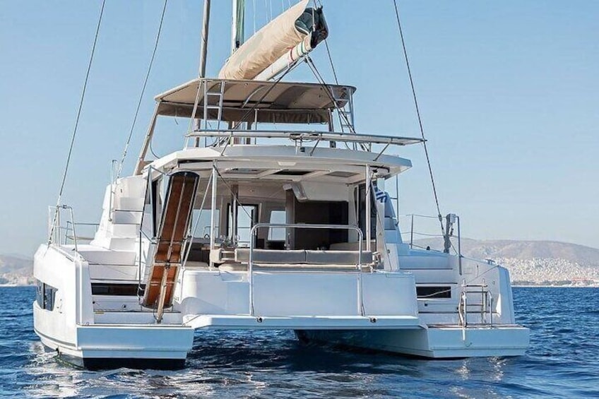 Catamaran - Round trip of Milos