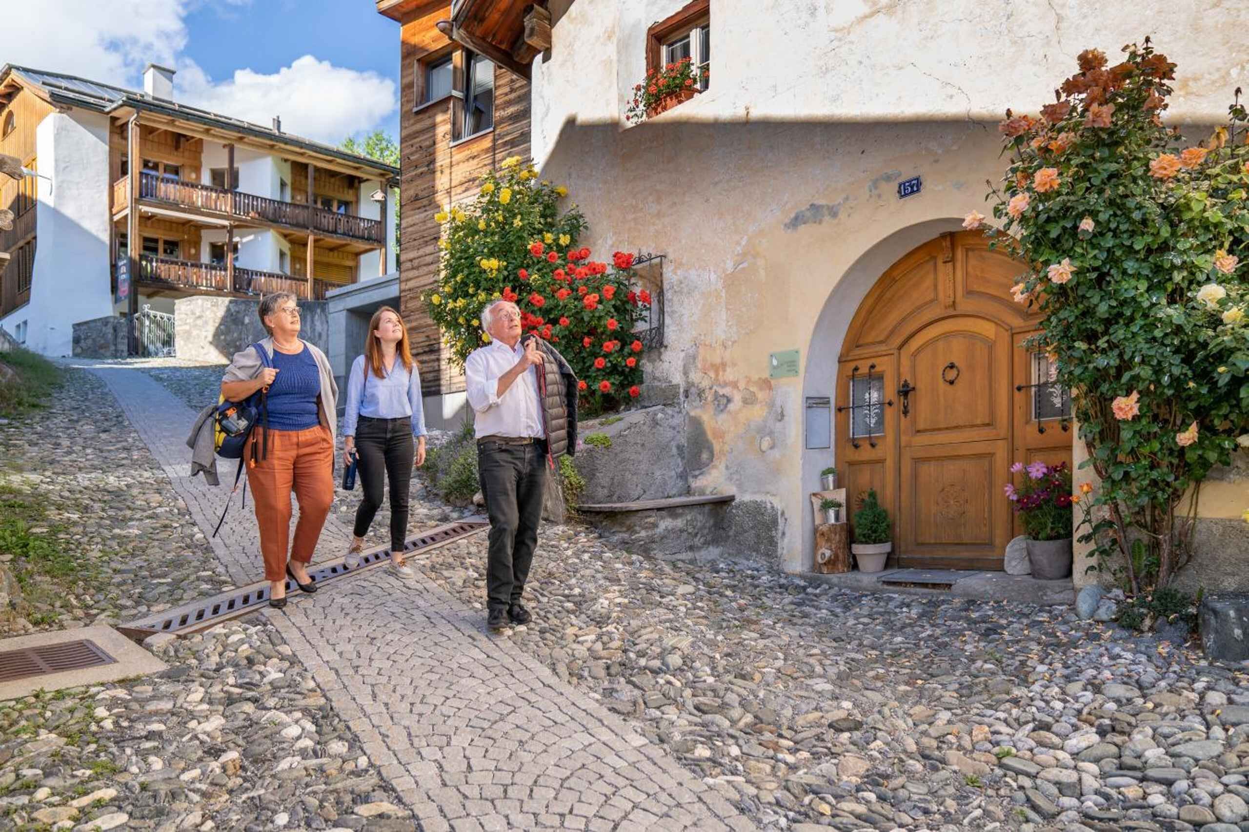 Scuol: 2.5-Hour Village Guided Walking Tour