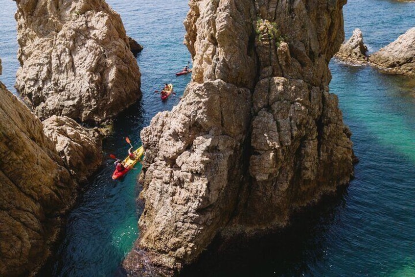 Tossa de Mar: Kayak & Snorkel Tour with Paella from Barcelona