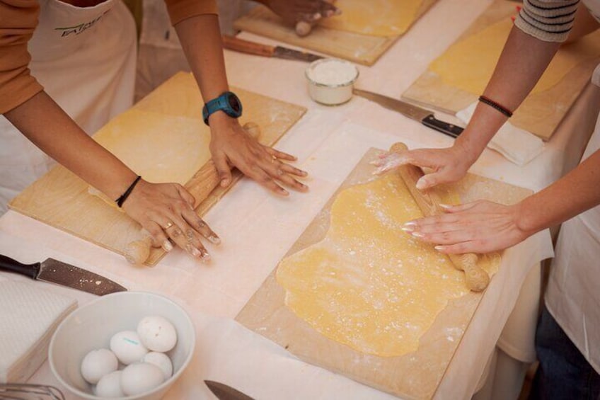 Pasta Class in Rome - Fettuccine Cooking Classes in Piazza Navona