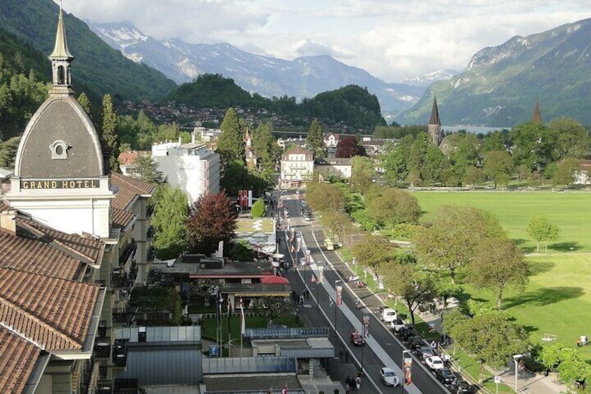 Interlaken Walking tour With a Private Professional Guide 