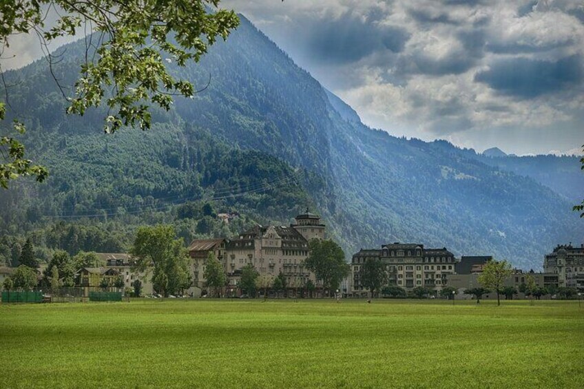 Interlaken Walking tour With a Private Professional Guide 