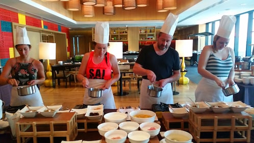蘇梅島阿瑪瑞酒店的指導烹飪課程