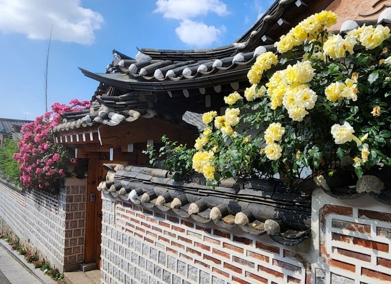 Seoul: Gyeongbok Palace, Bukchon Village, and Gwangjang