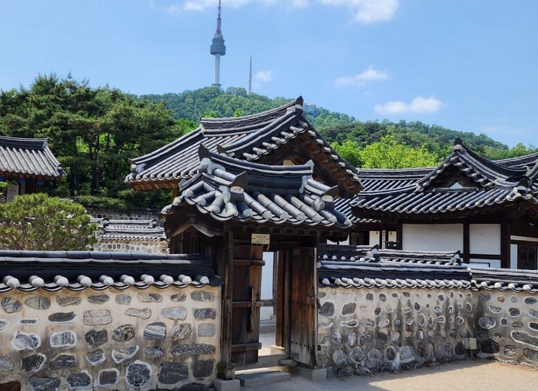 Picture 1 for Activity Seoul: Gyeongbok Palace, Bukchon Village, and Gwangjang