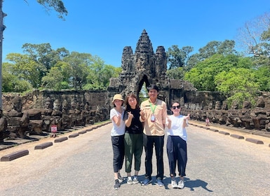 Siem Reap: 2-day Angkor Wat tour & Sightseeing