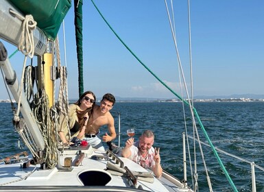 Lisboa: recorrido privado en barco por la ciudad con opción al atardecer