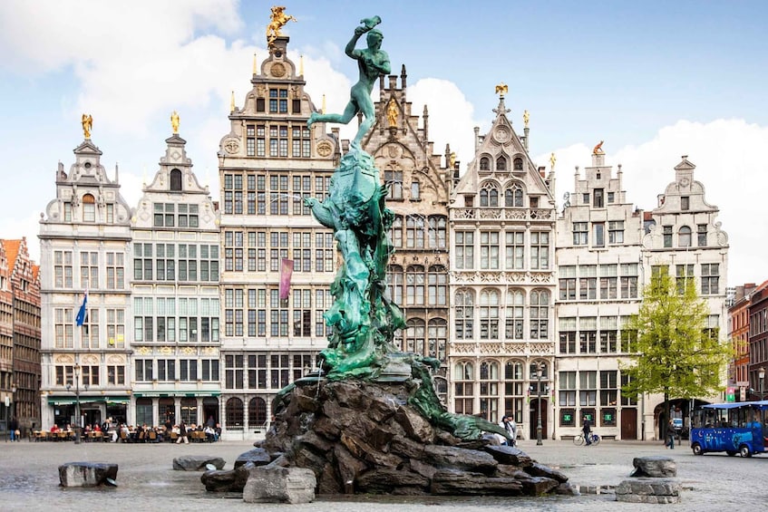 Antwerp: Private Historical Highlights Walking Tour