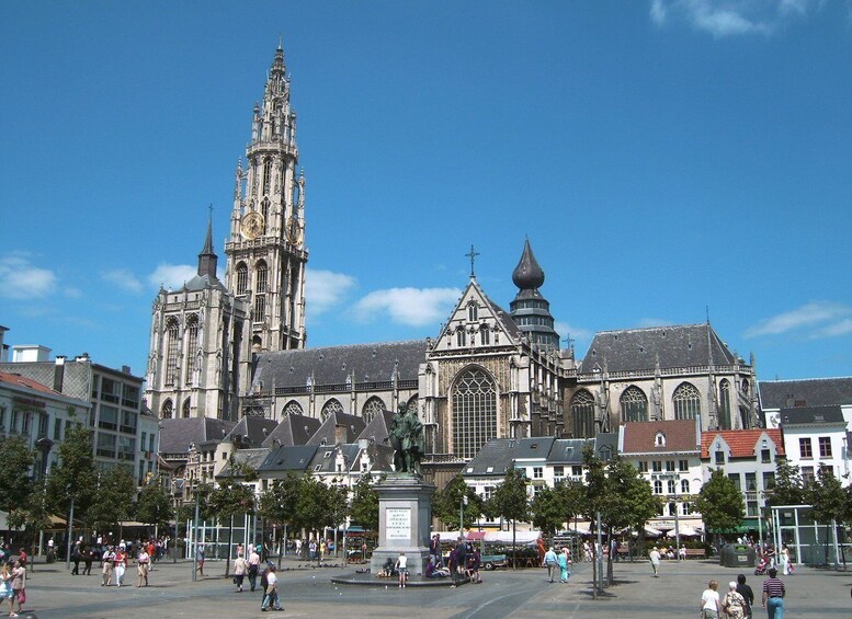 Picture 4 for Activity Antwerp: Private Historical Highlights Walking Tour