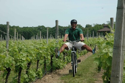 NYC: Classic Wine Country Guided Bike Tour