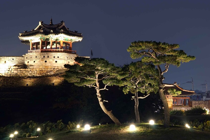 Picture 9 for Activity From Seoul: Evening Tour to UNESCO Suwon Hwaseong Fortress