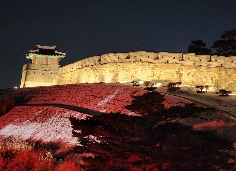 Picture 4 for Activity From Seoul: Evening Tour to UNESCO Suwon Hwaseong Fortress