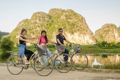 From Hanoi: Hoa Lu/Bai Dinh-Tam Coc/Trang An-Mua Cave Tours
