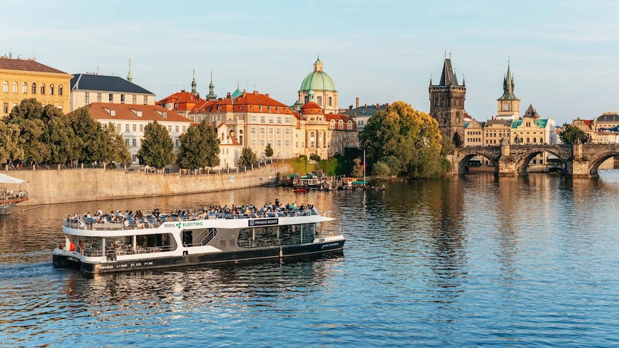 Prague: Vltava River Night Cruise with Buffet