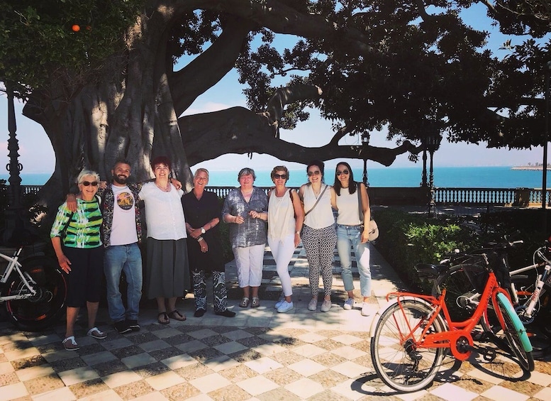 Picture 1 for Activity Cádiz: Guided Bike Tour