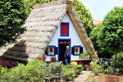 Von Funchal aus: Santana und Pico do Areeiro Ostinseltour