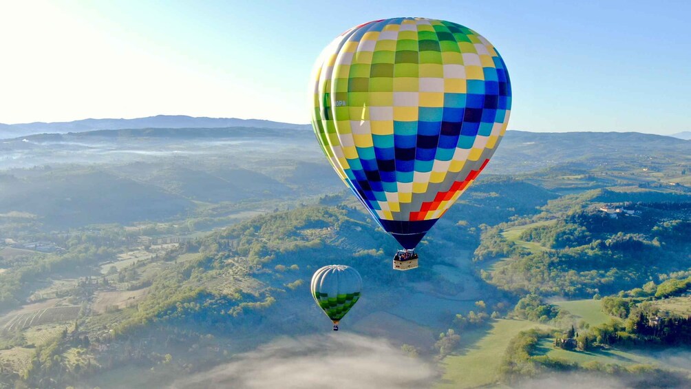 Siena: Balloon Flight Over Tuscany with a Glass of Wine