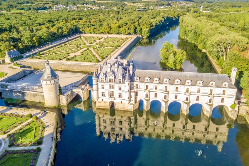 Picture 1 for Activity Chenonceau Castle: Private Guided Walking Tour
