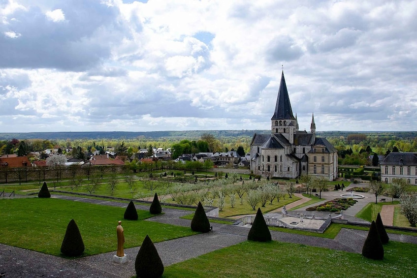 Picture 5 for Activity Rouen: Castles and Abbeys Private Full-Day Tour