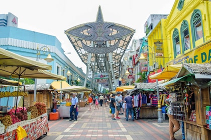 Kuala Lumpur: Street Market Exploration & Shopping Tour