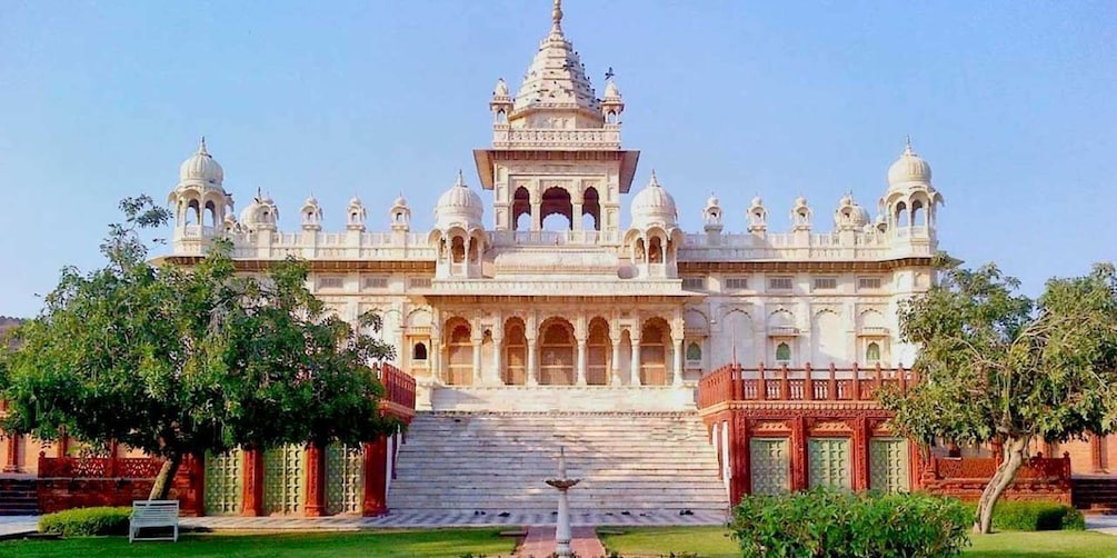 Picture 2 for Activity Jodhpur: City Tour by Three-Wheeler Tuk Tuk