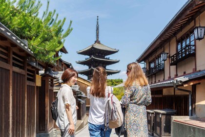 Tur Jalan Kaki Pribadi Khusus Kyoto dengan Pemandu Berlisensi (4/8 jam)
