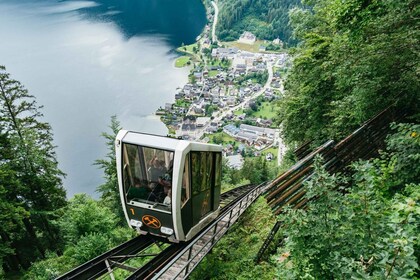 Vienne : Hallstatt et Alpine Peaks Excursion d’une journée avec Skywalk Lif...