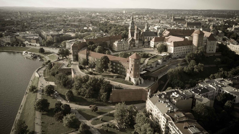 Picture 1 for Activity Krakow: Wawel Castle Guided Tour