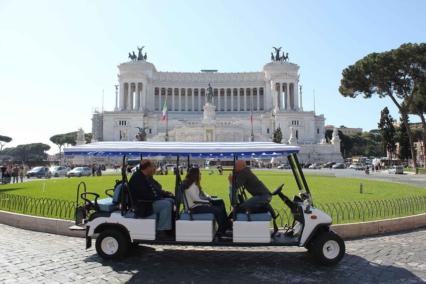 Rome: Private Guided City Highlights Tour by Golf Cart