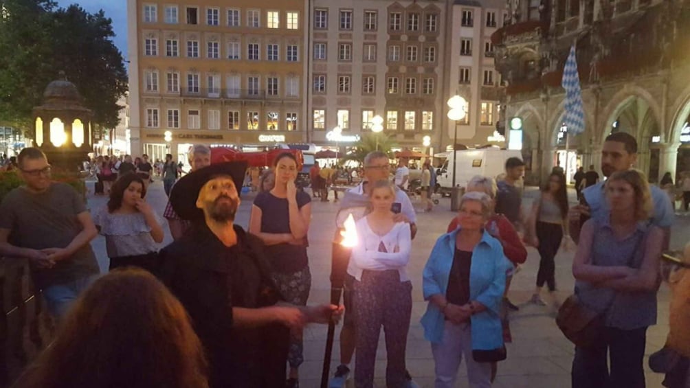 Picture 2 for Activity Munich: Night Watchman Walking Tour with Torch